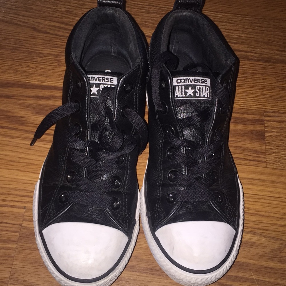 Leather black chuck Taylors converse